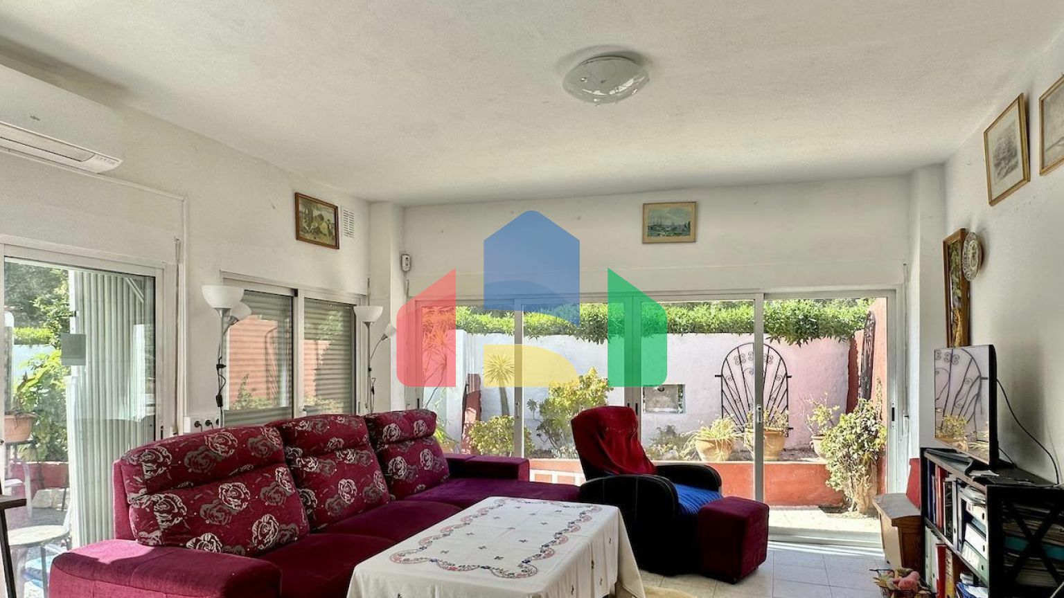 ПРЕКРАСНАЯ ВИЛЛА В АЛЬФАС-ДЕЛЬ-ПИ