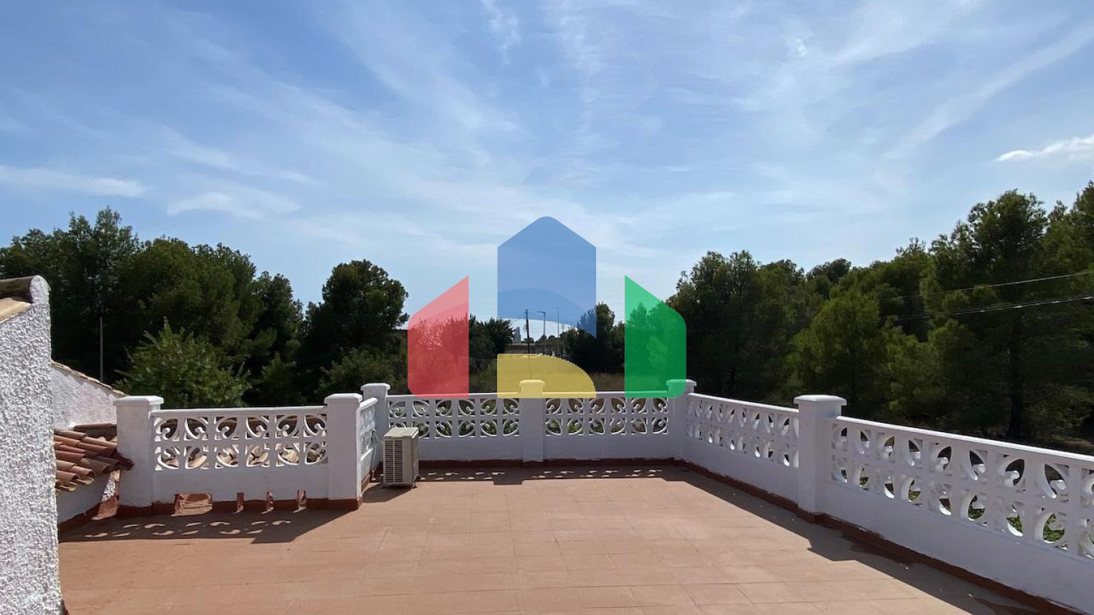 ПРЕКРАСНАЯ ВИЛЛА В АЛЬФАС-ДЕЛЬ-ПИ