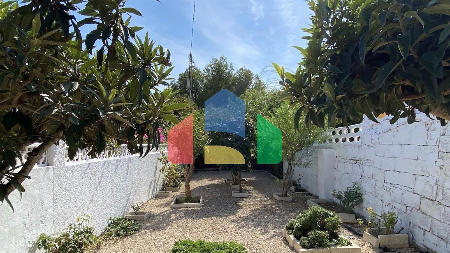 ПРЕКРАСНАЯ ВИЛЛА В АЛЬФАС-ДЕЛЬ-ПИ