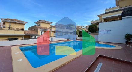 Semi-detached house with guest apartment