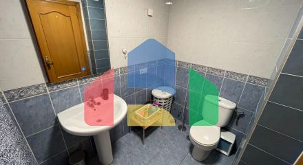 Semi-detached house with guest apartment