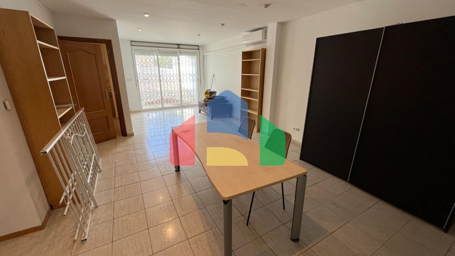 Смежный дом с гостевой квартирой