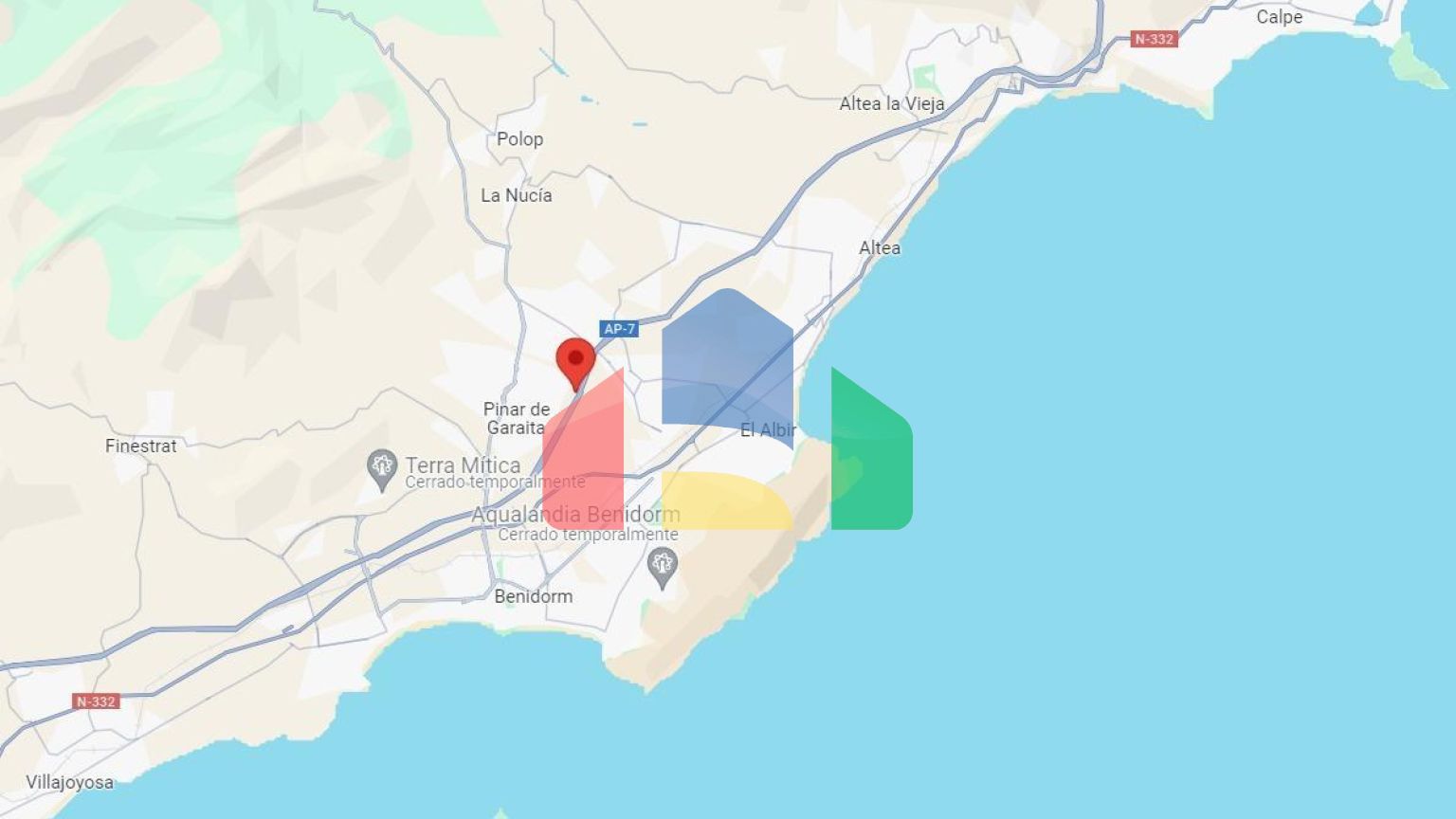 Дома на одну семью с частным бассейном