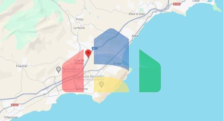 Дома на одну семью с частным бассейном