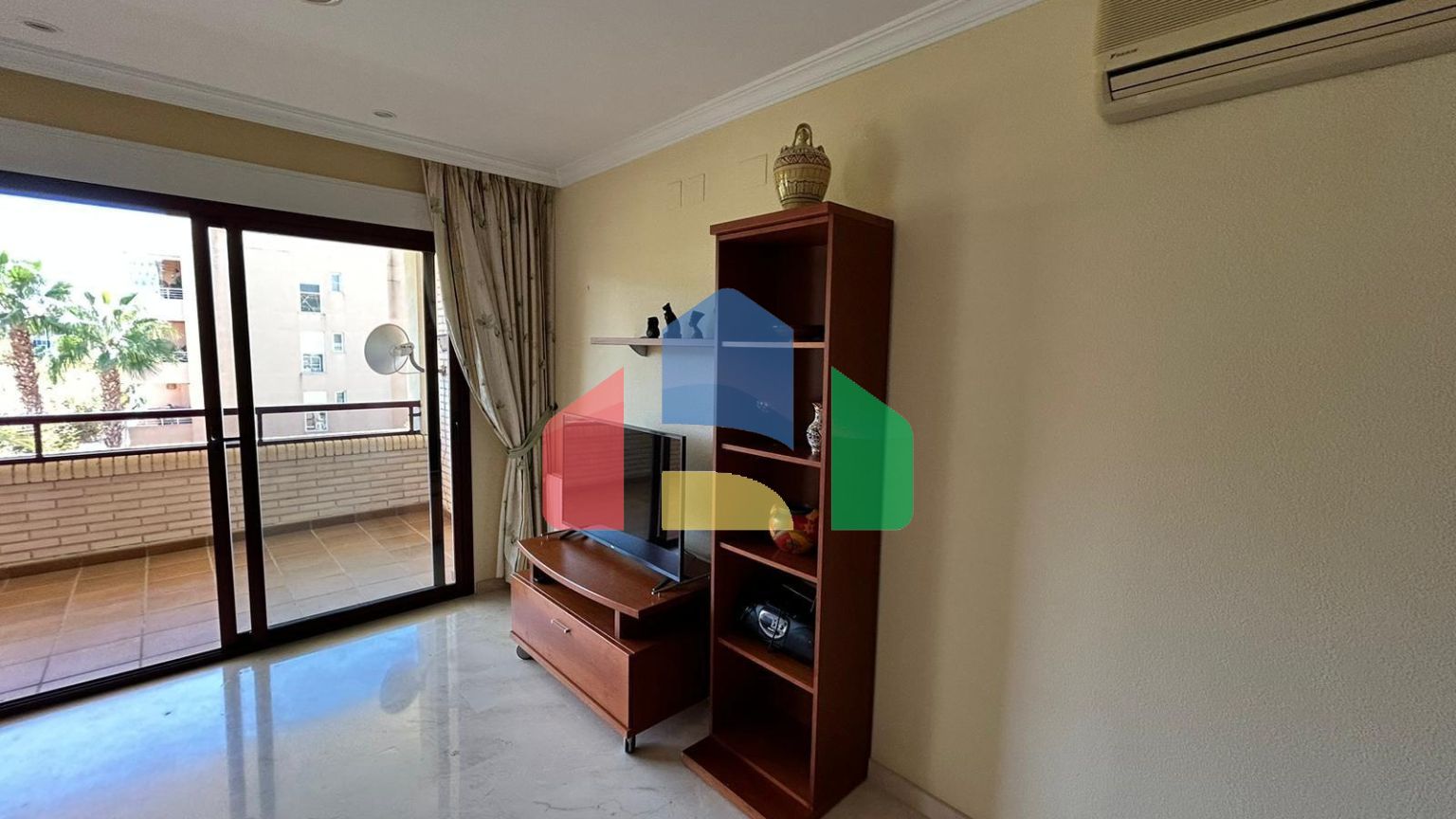 Просторная квартира на продажу в Альбире с панорамными видами