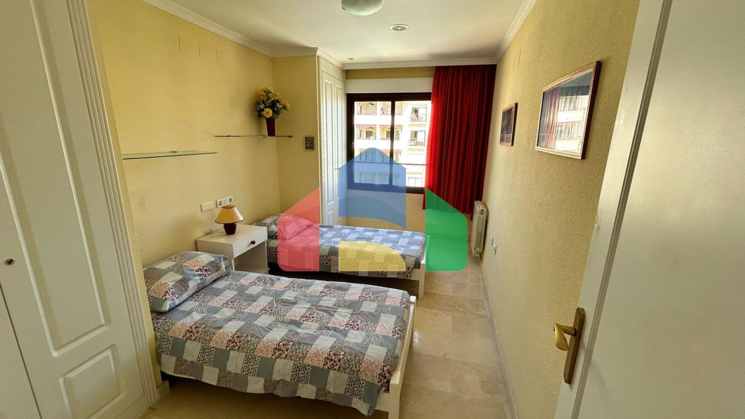 Просторная квартира на продажу в Альбире с панорамными видами