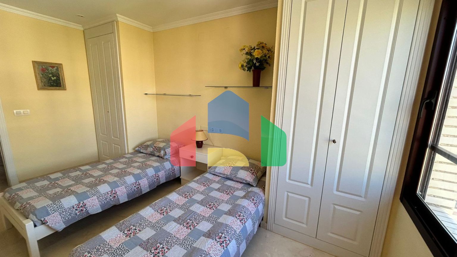 Просторная квартира на продажу в Альбире с панорамными видами