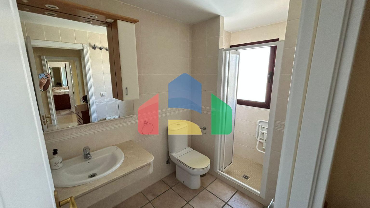 Просторная квартира на продажу в Альбире с панорамными видами