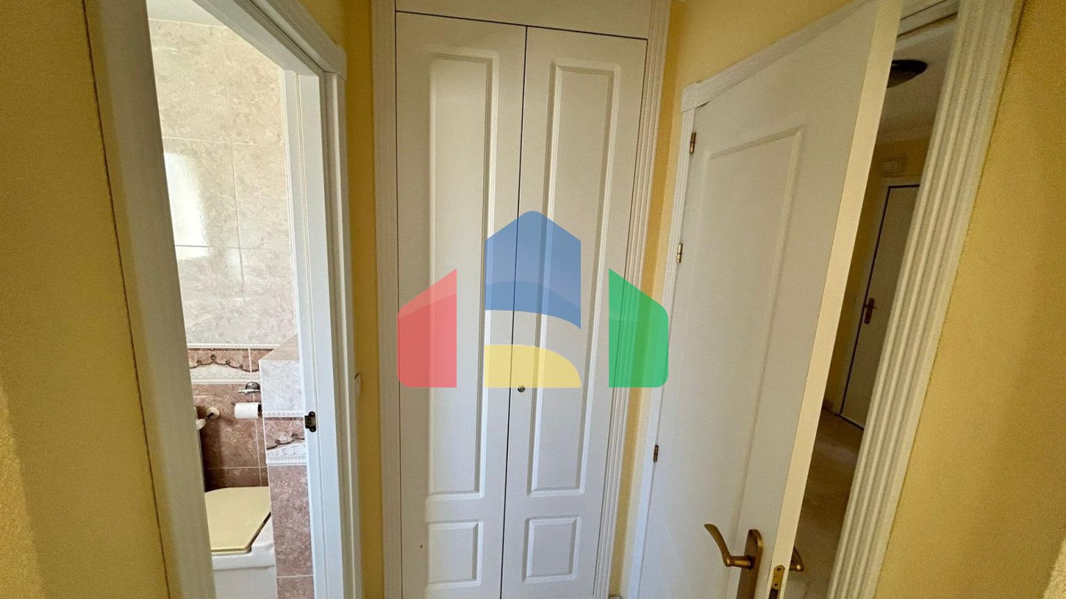 Просторная квартира на продажу в Альбире с панорамными видами