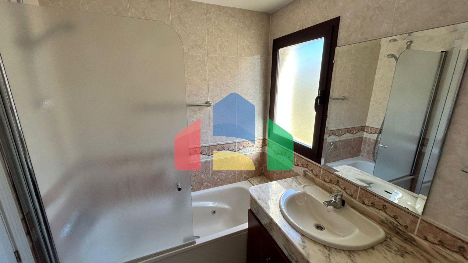 Просторная квартира на продажу в Альбире с панорамными видами