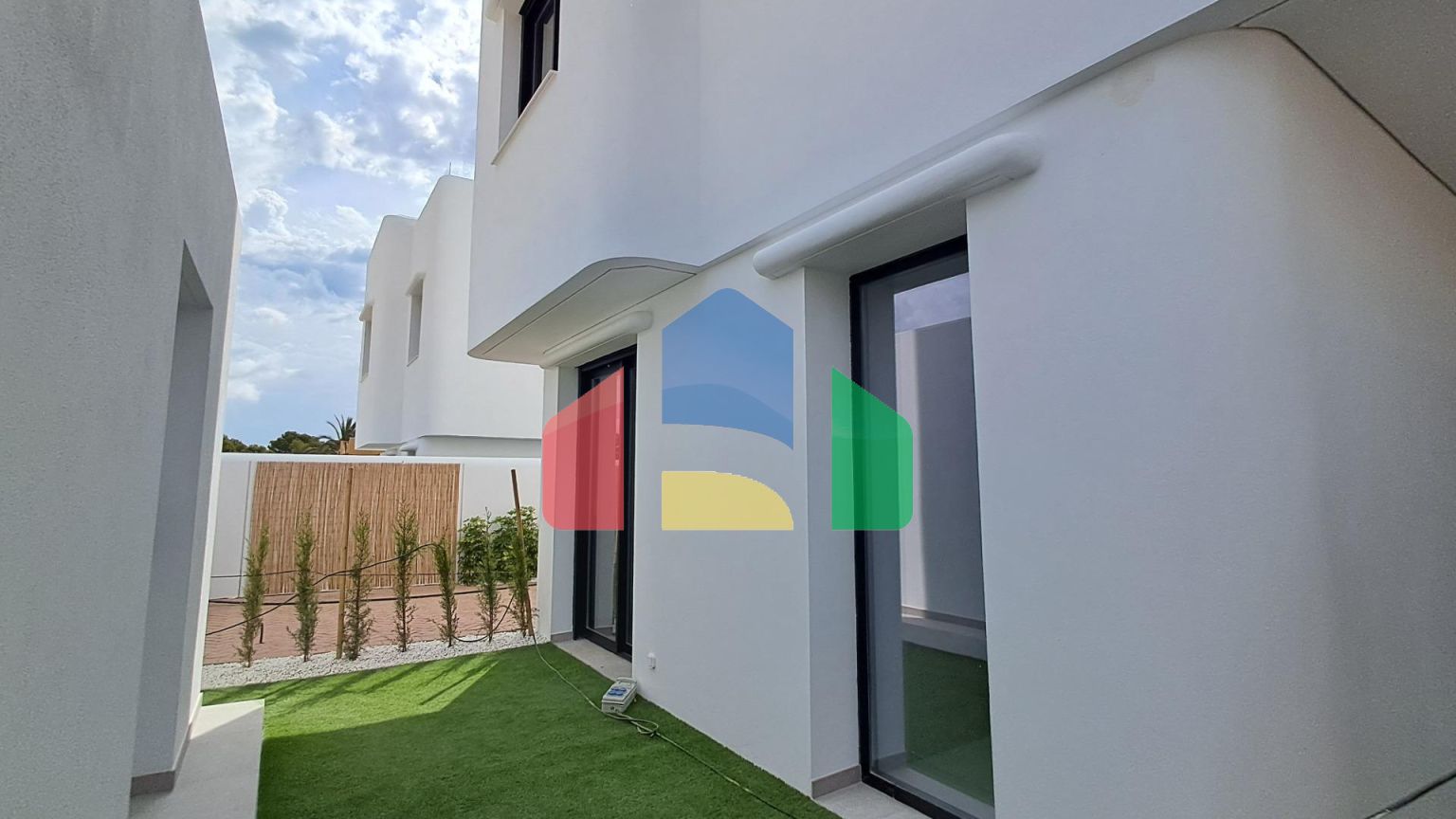 Эксклюзивные виллы новой постройки в Эль-Альбире – средиземноморский стиль жизни от Sierra Helada