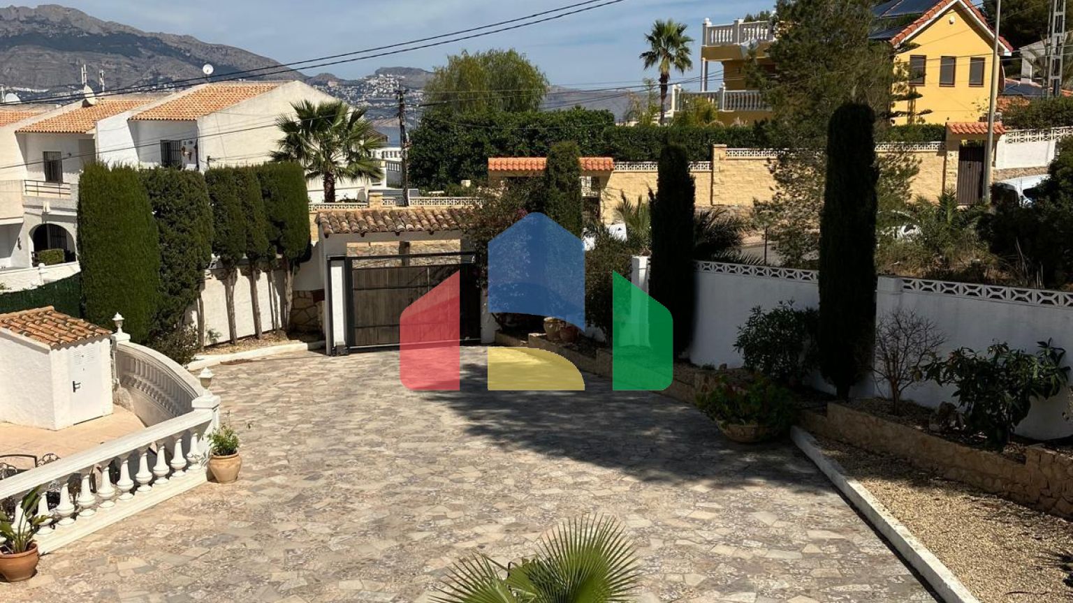 Вилла в Альбире