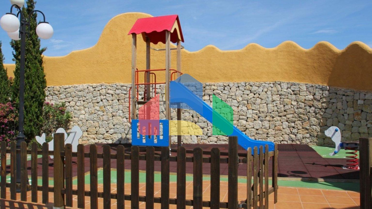 НОВЫЕ КВАРТИРЫ В В КУМБРЕ-ДЕЛЬ-СОЛЬ