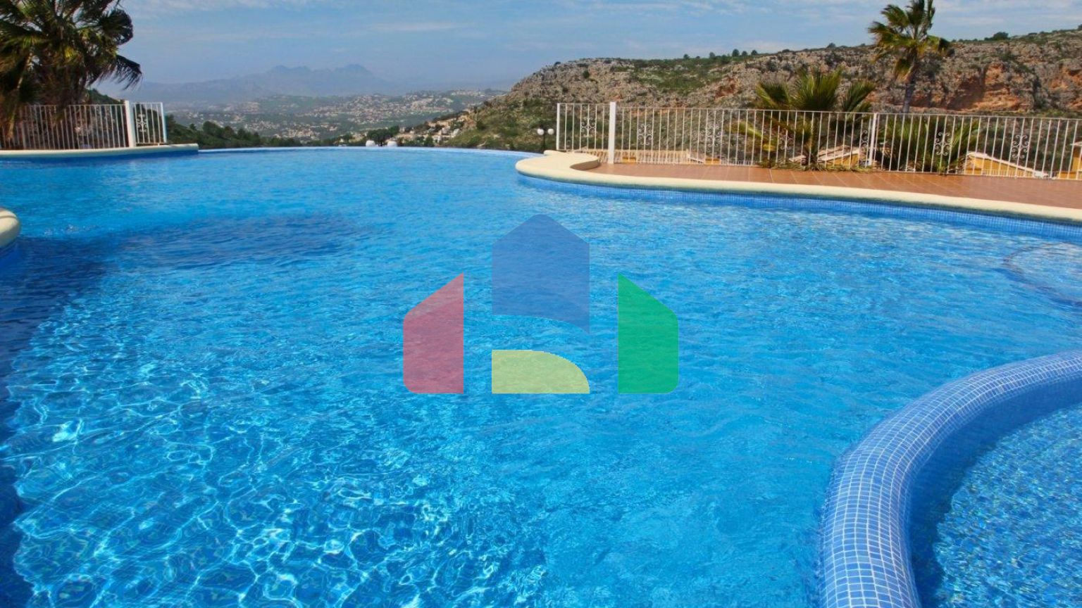 НОВЫЕ КВАРТИРЫ В В КУМБРЕ-ДЕЛЬ-СОЛЬ