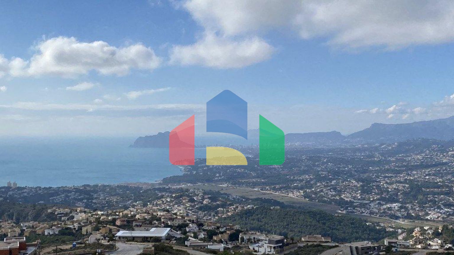 НОВАЯ ВИЛЛА КЛАССА ЛЮКС В КУМБРЕ ДЕЛЬ СОЛЬ