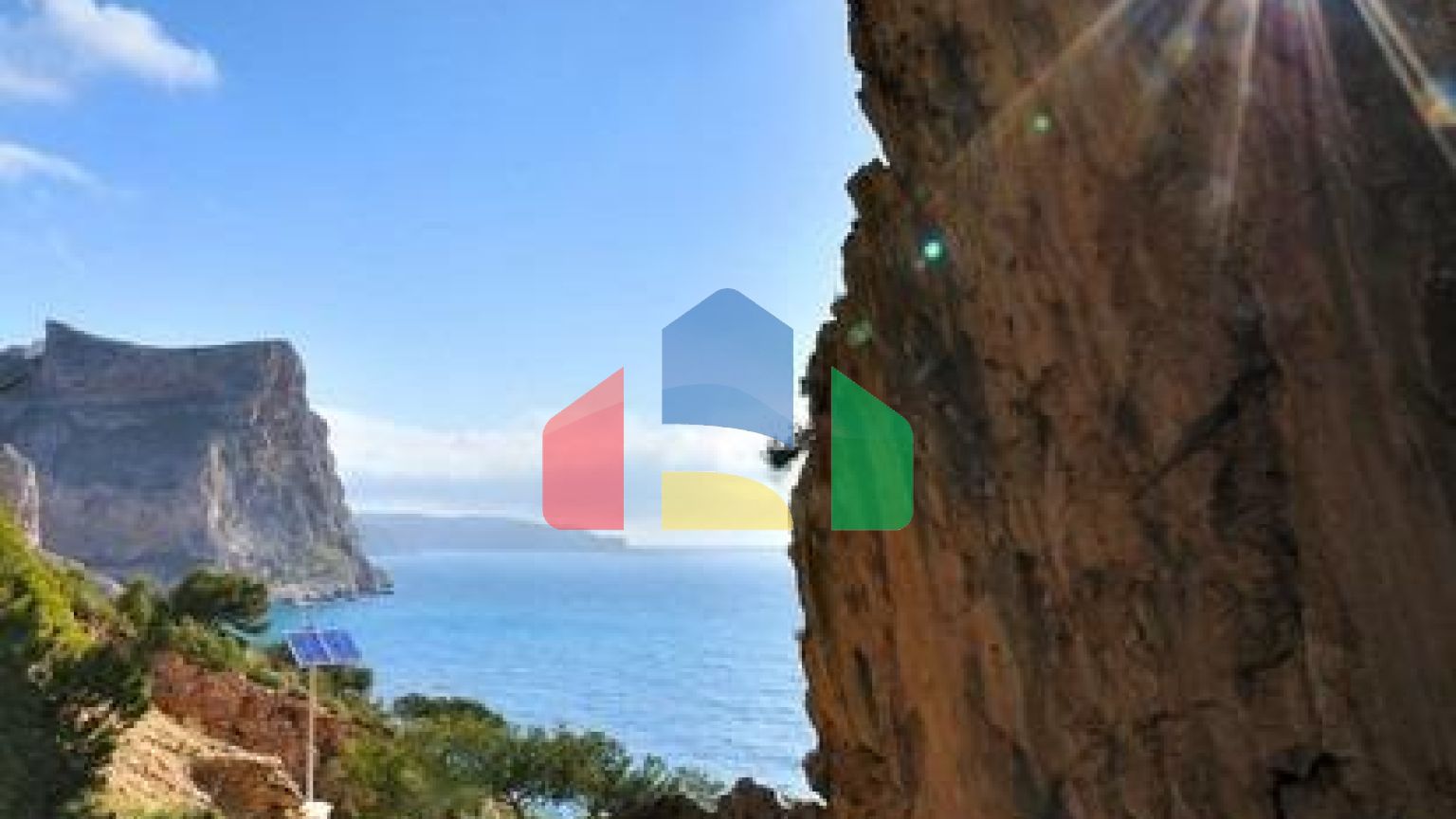 СОВРЕМЕННАЯ ВИЛЛА НОВОЙ СТРОИТЕЛЬСТВА В КУМБРЕС-ДЕЛЬ-СОЛЬ