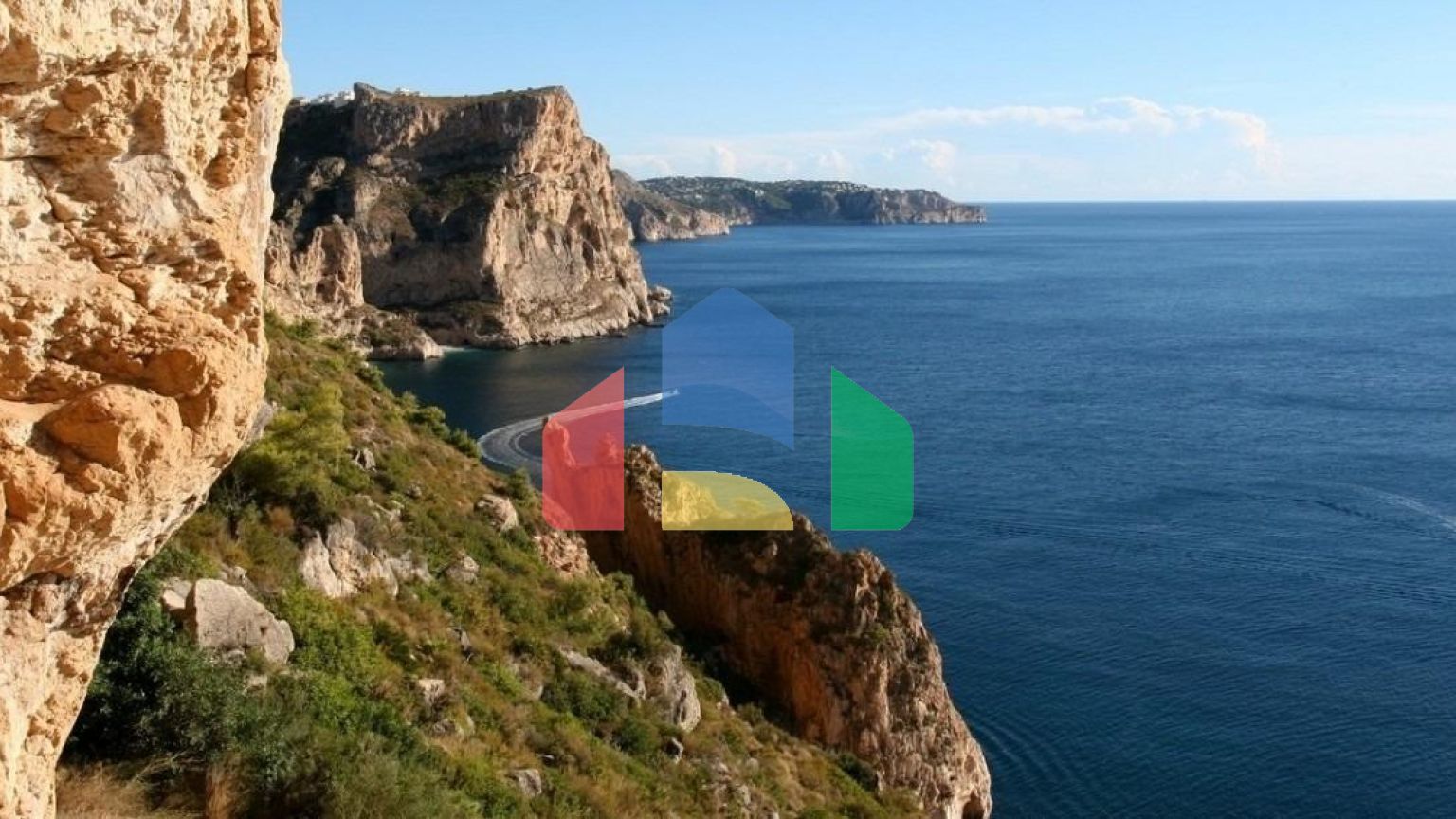 СОВРЕМЕННАЯ ВИЛЛА НОВОЙ СТРОИТЕЛЬСТВА В КУМБРЕС-ДЕЛЬ-СОЛЬ