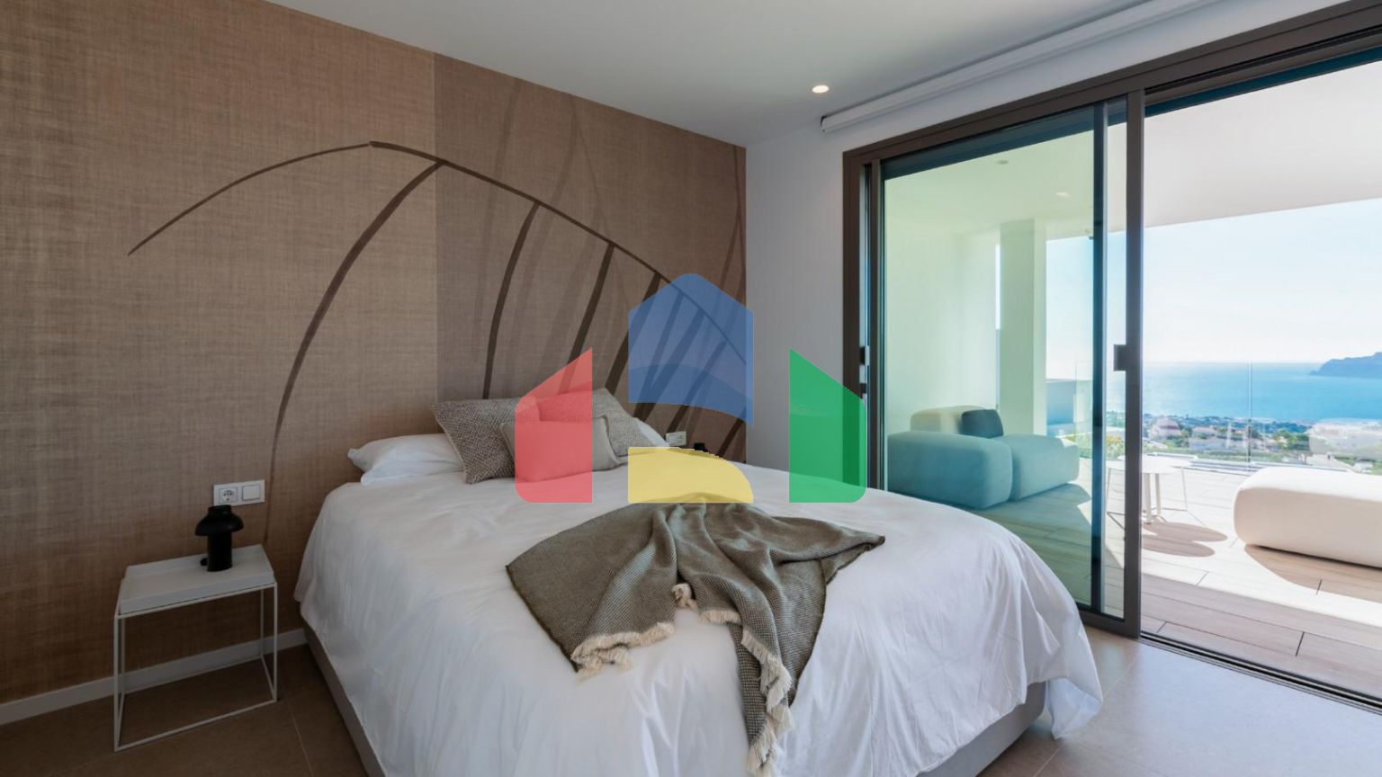 НОВАЯ ВИЛЛА КЛАССА ЛЮКС В КУМБРЕ-ДЕЛЬ-СОЛЬ