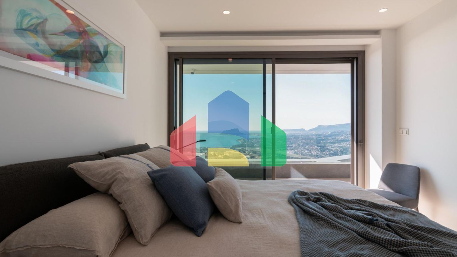 НОВАЯ ВИЛЛА КЛАССА ЛЮКС В КУМБРЕ-ДЕЛЬ-СОЛЬ