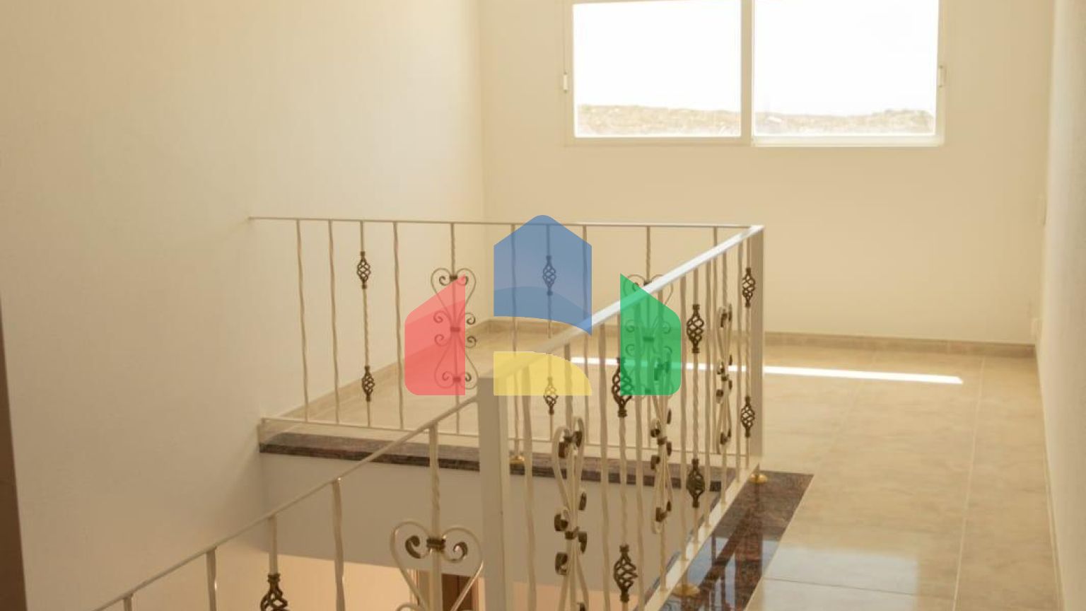 Просторная вилла с видом на море