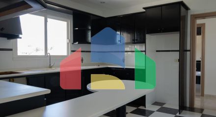 Просторная вилла с видом на море Просторная вилла с видом на море