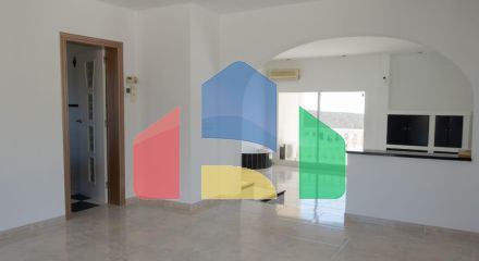 Просторная вилла с видом на море Просторная вилла с видом на море