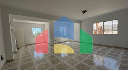 Просторная вилла с видом на море Просторная вилла с видом на море