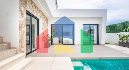 Новые независимые виллы с частным бассейном и солярием в Рольдане, Торре-Пачеко Новые независимые виллы с частным бассейном и солярием в Рольдане, Торре-Пачеко