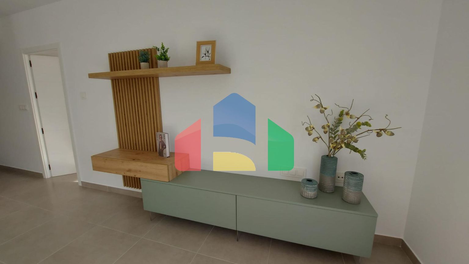 НОВЫЕ ВИЛЛЫ В РОЛДАНЕ