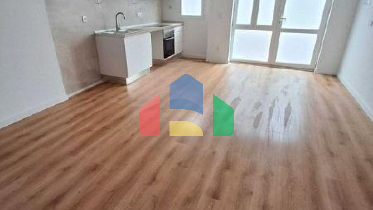 Студия в Torrent ID V364