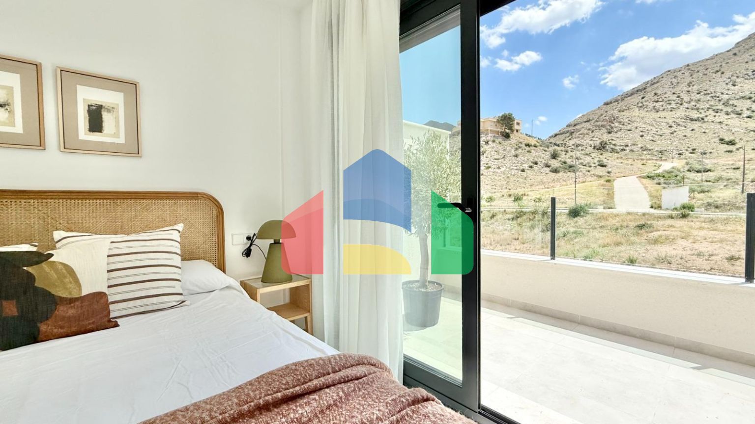 Продажа новых таунхаусов в Коксе — 44 современных дома с удобствами