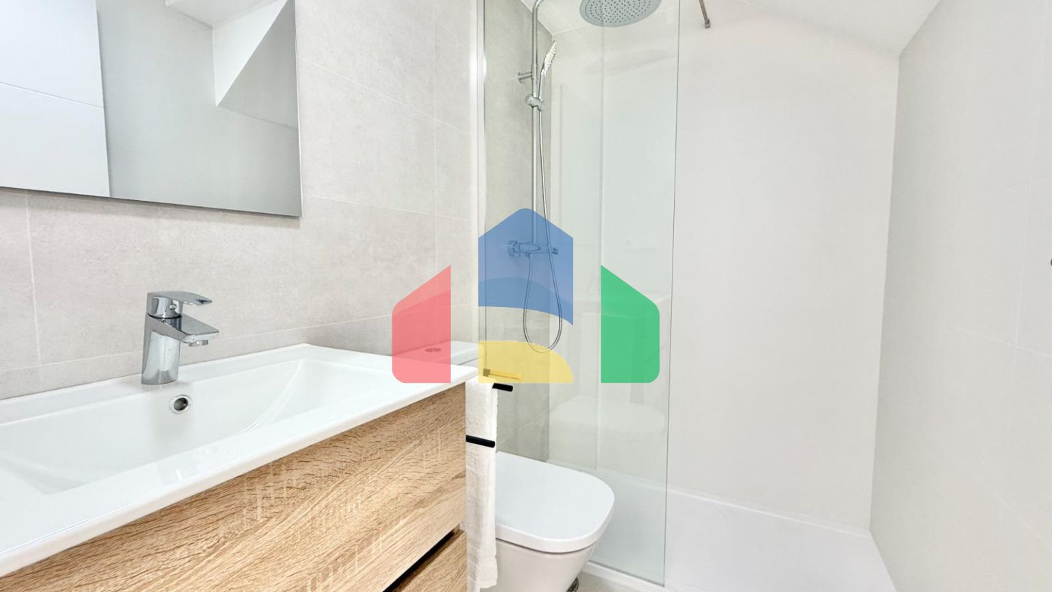 Продажа новых таунхаусов в Коксе — 44 современных дома с удобствами