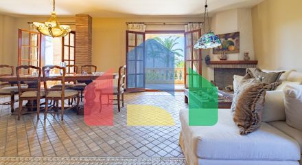 Exceptional Beachfront Villa: Luxury Steps Away from the Beach