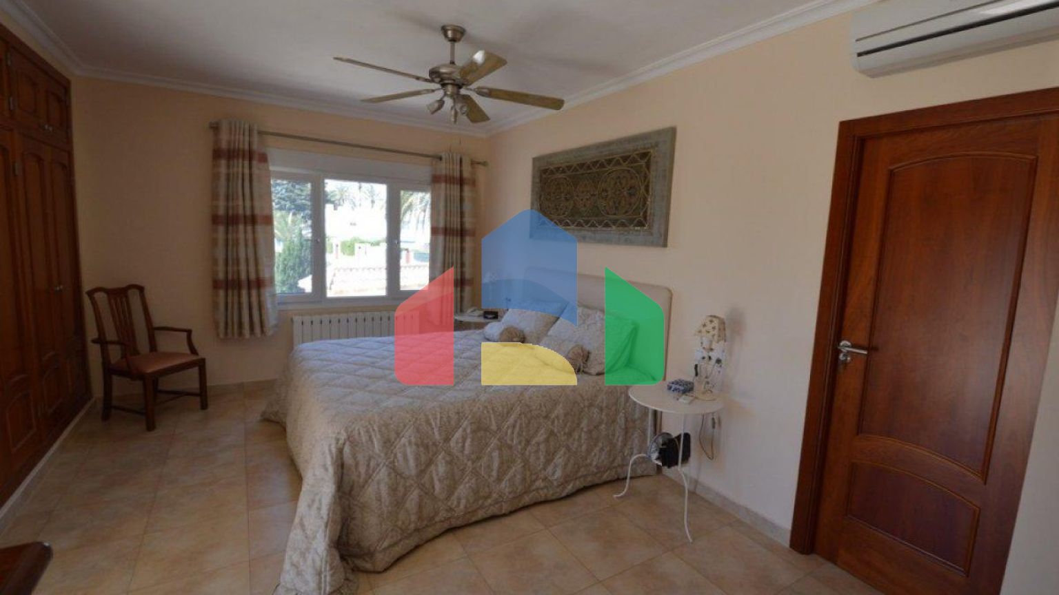 Большая вилла в престижном районе Кабо Роиг