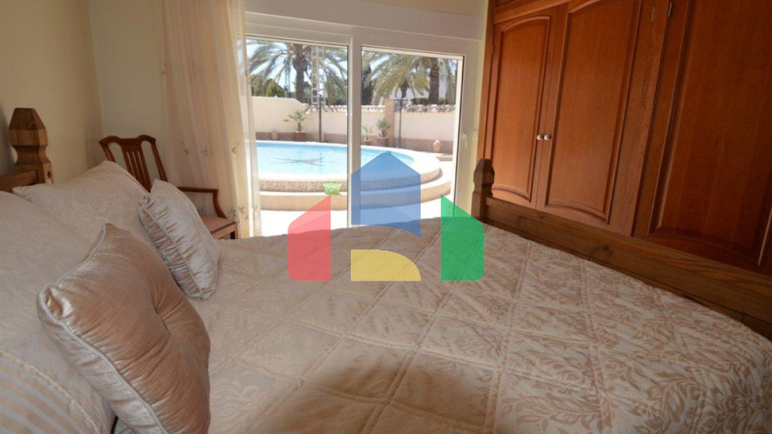 Большая вилла в престижном районе Кабо Роиг