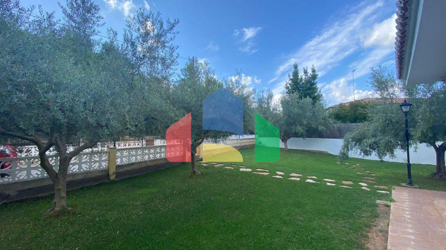 Вилла на продажу в Альгимия де Альфара