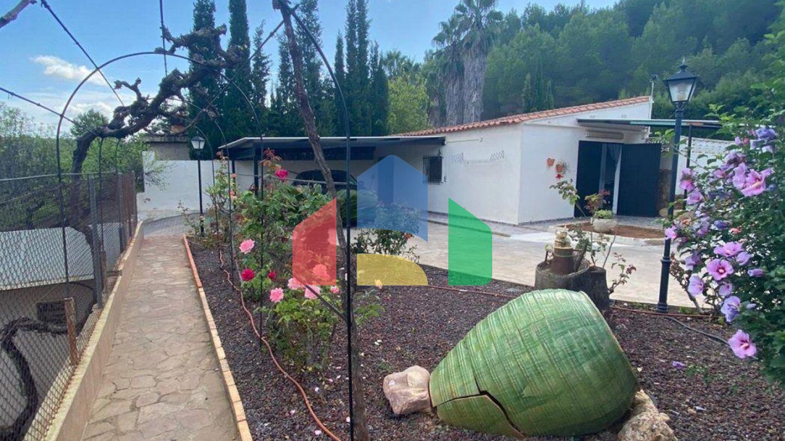 Вилла на продажу в Альгимия де Альфара