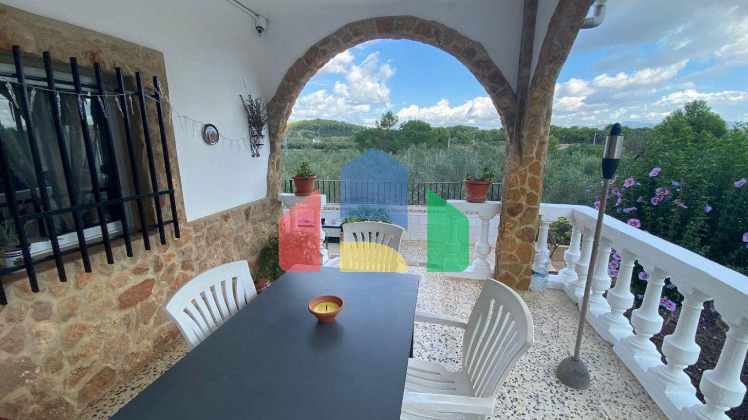 Вилла на продажу в Альгимия де Альфара