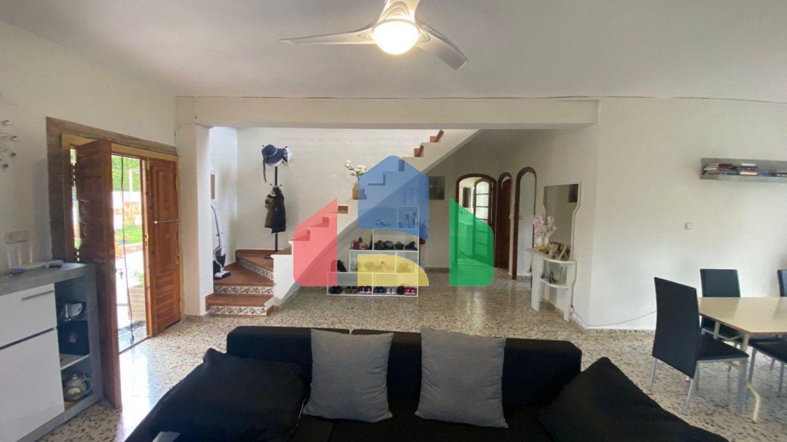 Вилла на продажу в Альгимия де Альфара