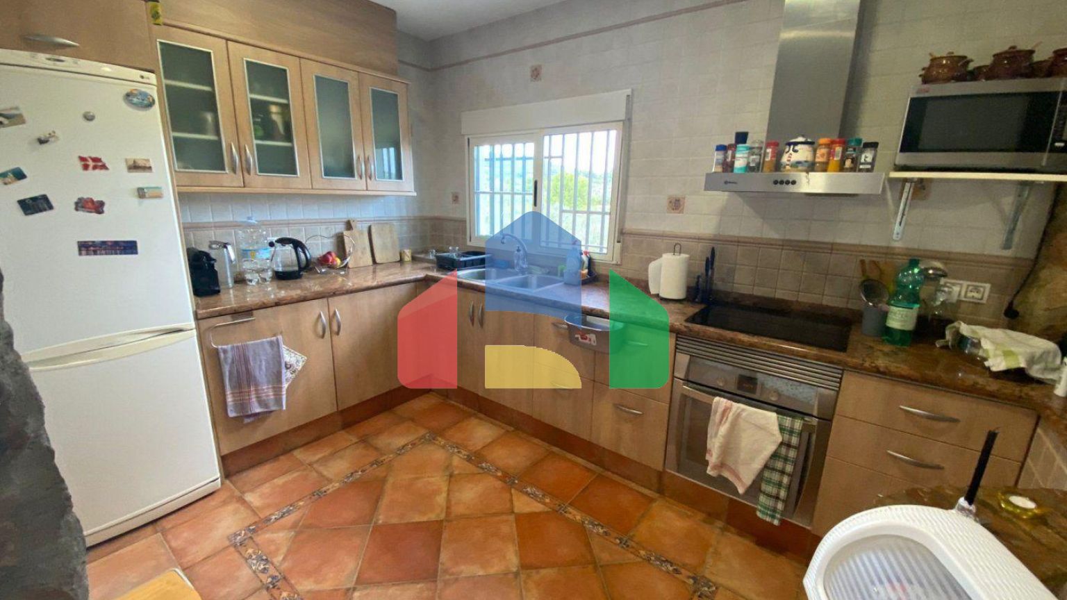 Вилла на продажу в Альгимия де Альфара