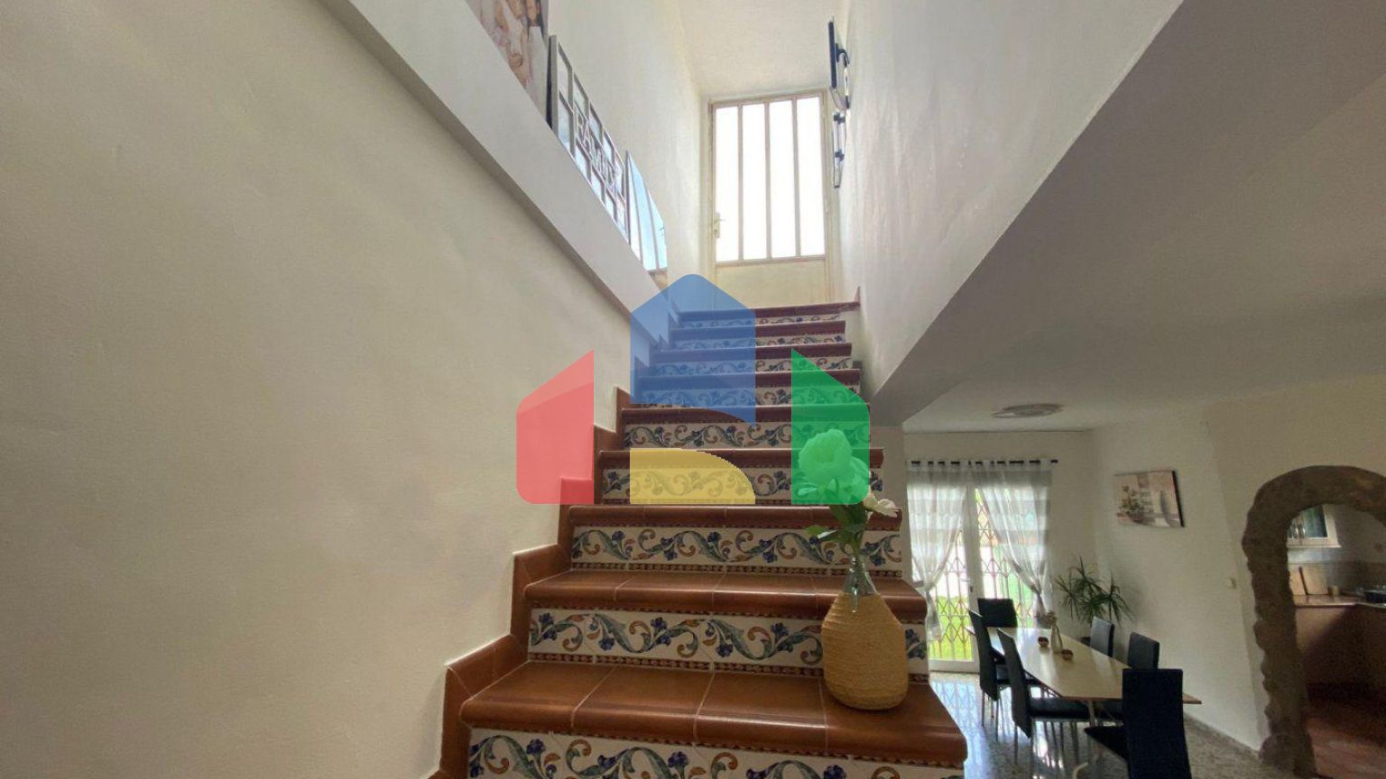 Вилла на продажу в Альгимия де Альфара