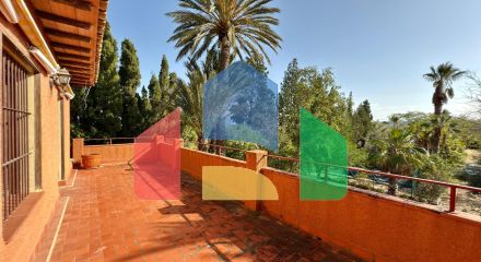 Великолепная вилла с сельскохозяйственным участком площадью 30 000 м и туристической лицензией.