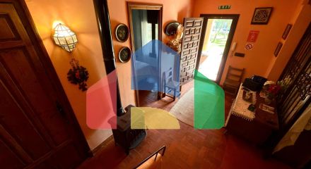 Великолепная вилла с сельскохозяйственным участком площадью 30 000 м и туристической лицензией.