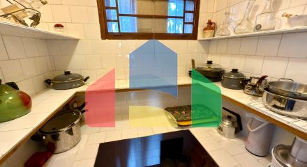 Великолепная вилла с сельскохозяйственным участком площадью 30 000 м и туристической лицензией.