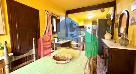 Великолепная вилла с сельскохозяйственным участком площадью 30 000 м и туристической лицензией.