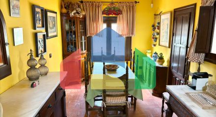 Великолепная вилла с сельскохозяйственным участком площадью 30 000 м и туристической лицензией.