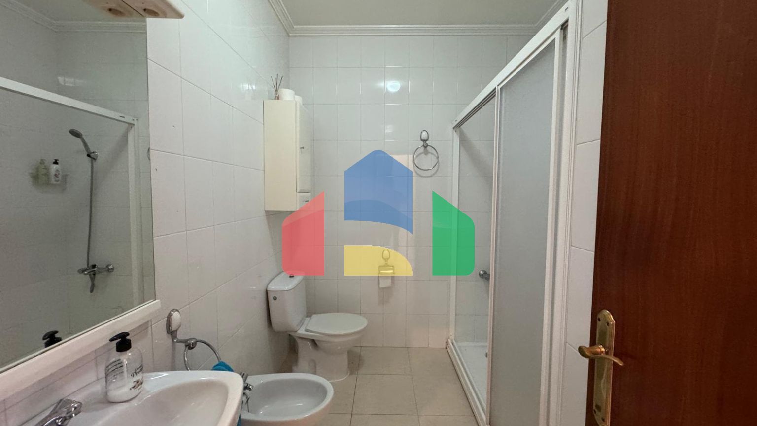 УНИКАЛЬНЫЙ ВАРИАНТ! ДВЕ КВАРТИРЫ В ОДНОМ ОБЪЕКТЕ С ОБЩЕЙ ПЛОЩАДЬЮ 185М2. 6 СПАЛЕН.2 ВАННЫЕ.ПЛЯЖ 200М