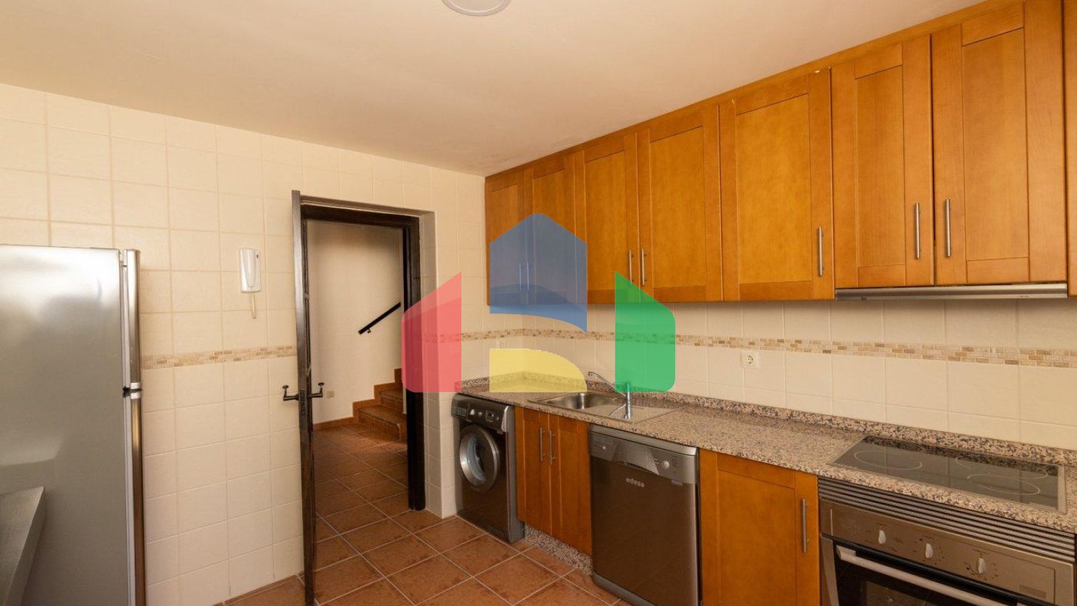 ГОТОВЫЕ ТАУНХАУСЫ В ФУЭНТЕ АЛАМО, МУРСИЯ