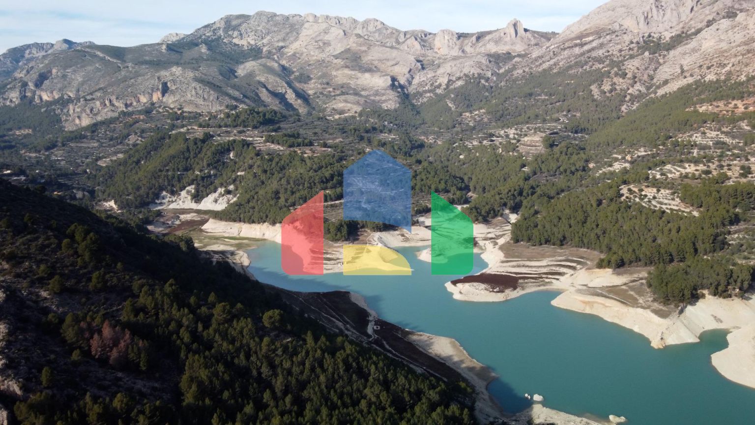 Уютная отремонтированная квартира в туристическом городке Эль-Кастель-де-Гуадалест,