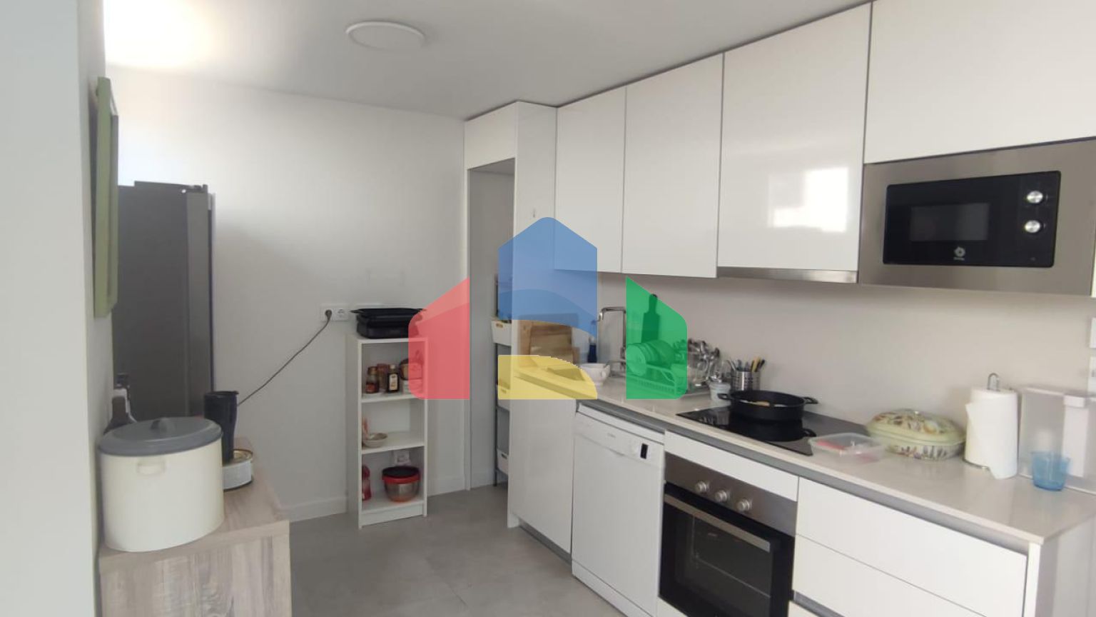 АРЕНДА КОТТЕДЖА С ОДНИМ СОСЕДОМ-СТУДЕНТОМ, Villaviciosa de Odón, Madrid